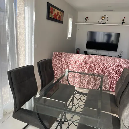 Petite Maison Deux Calme Proche De La וילה *